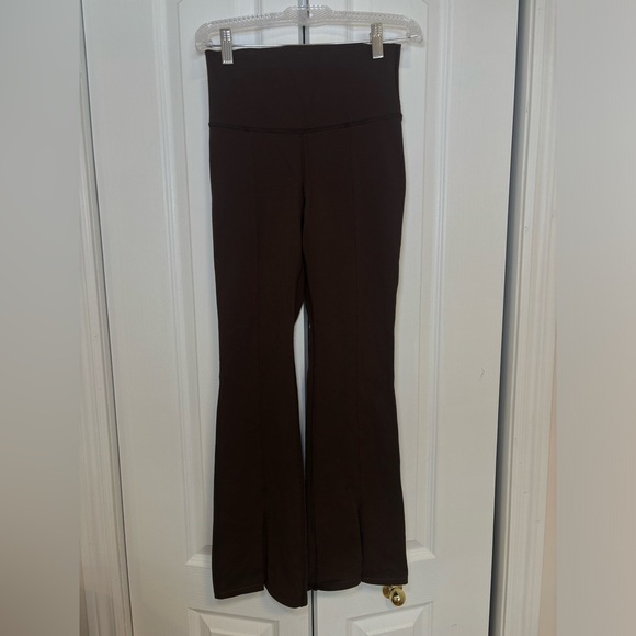 Aritzia TNA - High-Waisted Brown Flare Pants in Size S - Picture 2 of 8